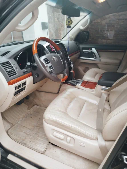 Toyota Land Cruiser 2013 - 5