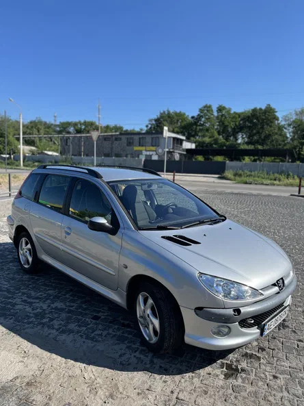 Peugeot 206 2004 - 1