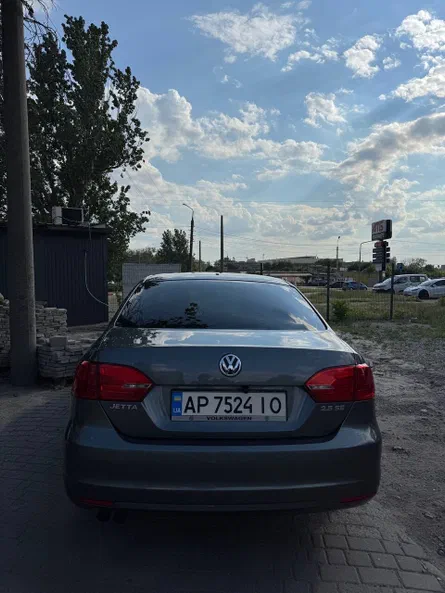 Volkswagen Jetta 2011 - 3