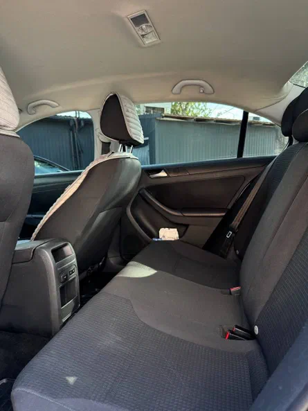 Volkswagen Jetta 2011 - 6