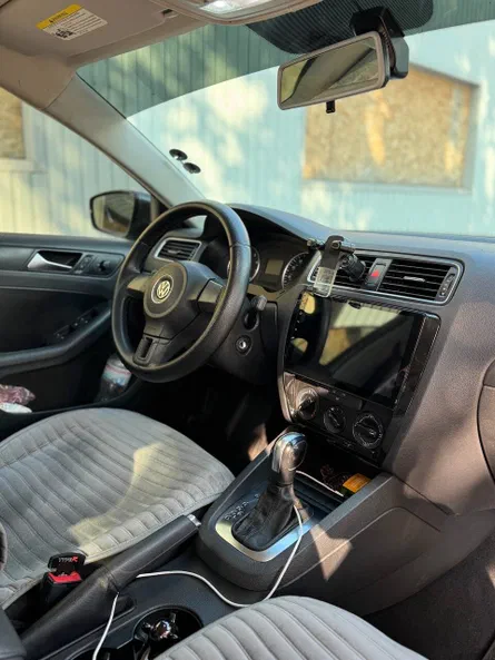 Volkswagen Jetta 2011 - 5