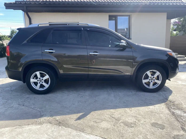 Kia Sorento 2010 - 7