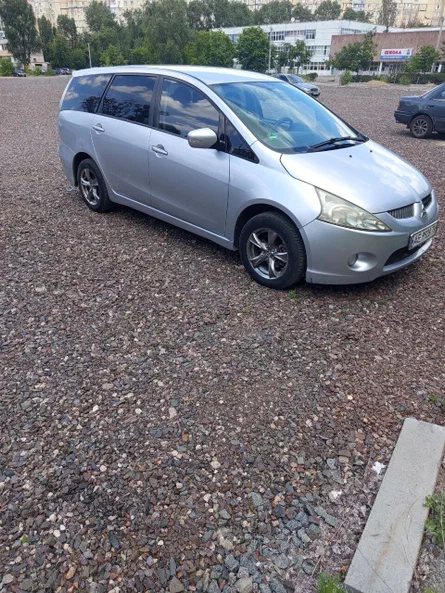 Mitsubishi Grandis 2008 - 1