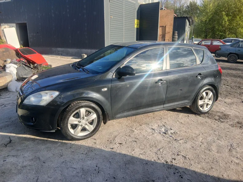 Kia Ceed 2007 - 1
