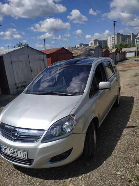 Opel Zafira 2011 - 14