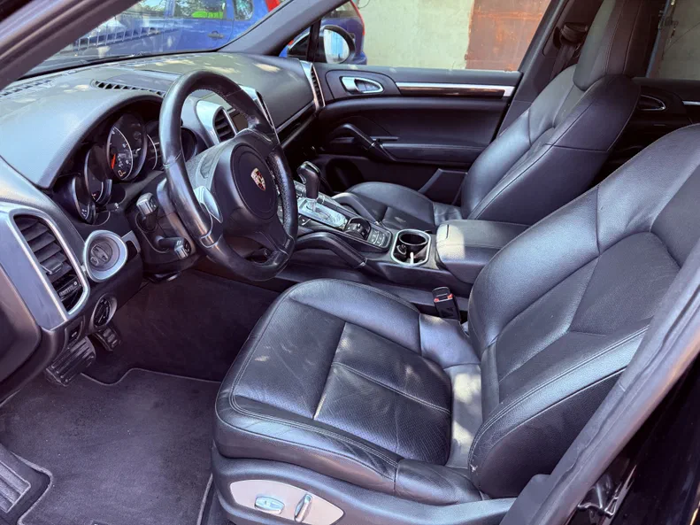 Porsche Cayenne 2012 - 15