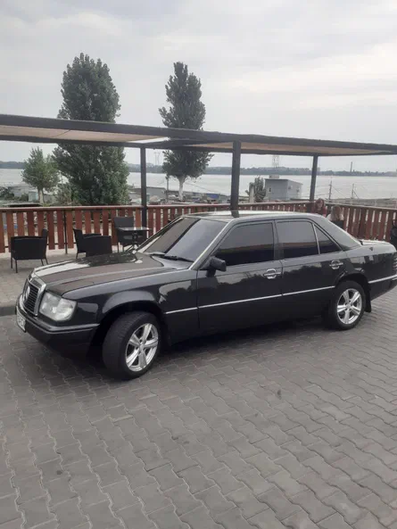 Mercedes-Benz E-Класс 1992