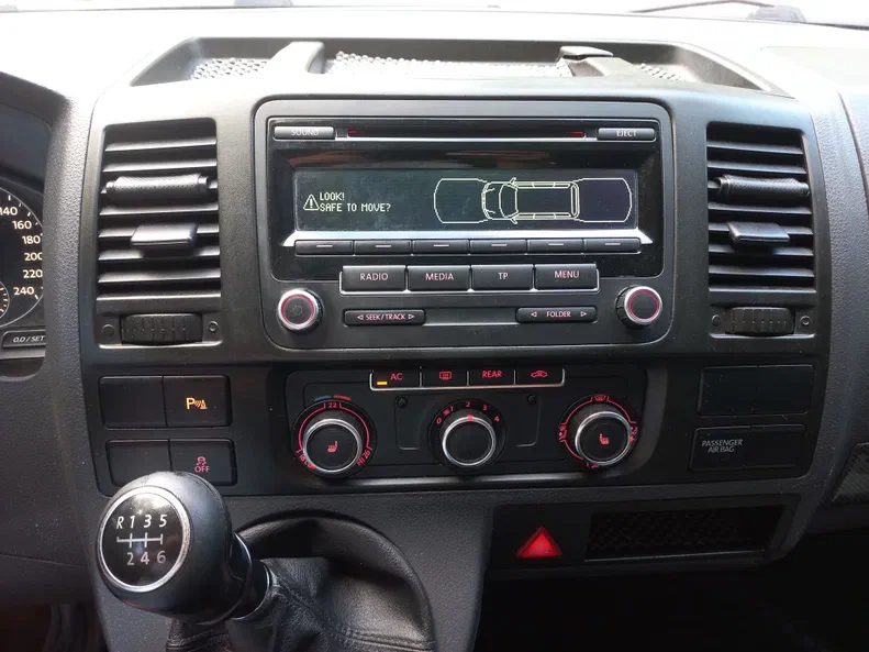 Volkswagen Caravelle 2010 - 19