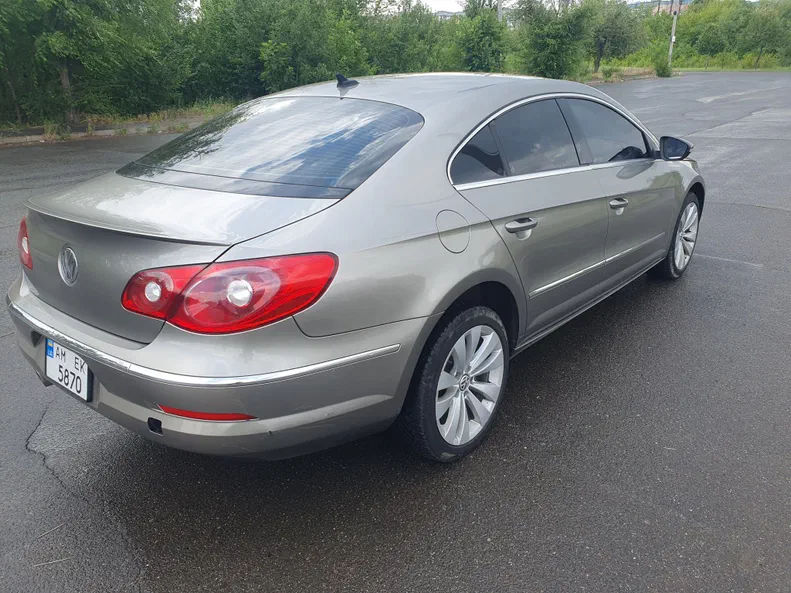 Volkswagen Passat CC 2011
