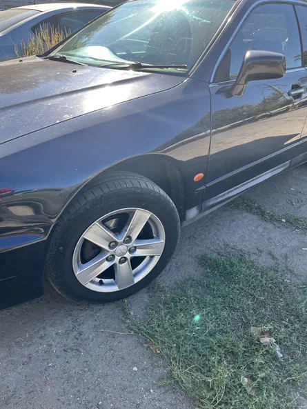 Mitsubishi Diamante 2001 - 8