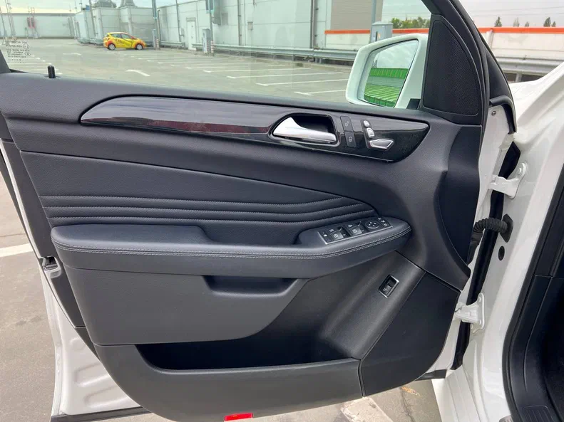 Mercedes-Benz GLE 2016 - 30