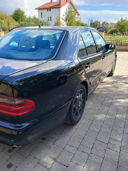 Mercedes-Benz E-Клас 2000 - 18