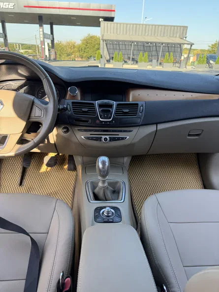 Renault Laguna 2008 - 10