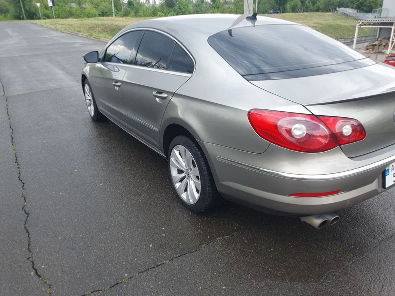 Volkswagen Passat CC 2011