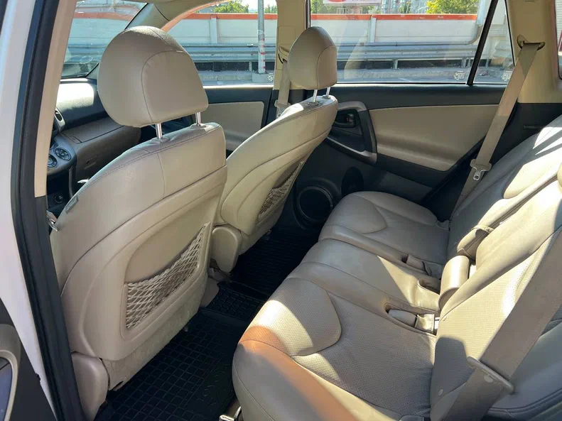 Toyota RAV4 2008 - 16