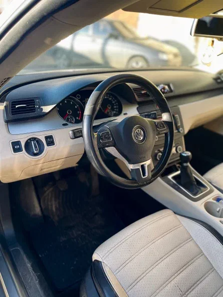 Volkswagen Passat CC 2011