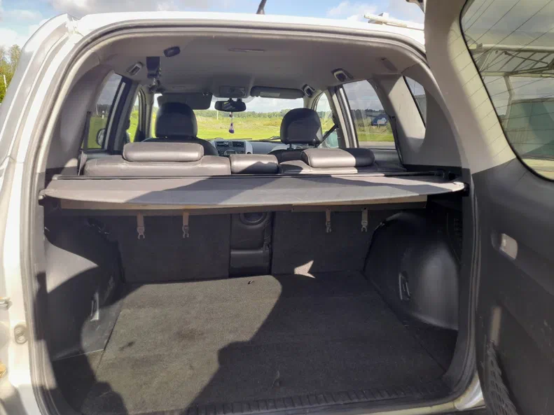 Toyota RAV4 2005 - 6