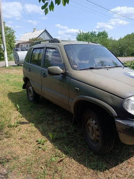 Chevrolet Niva 2004