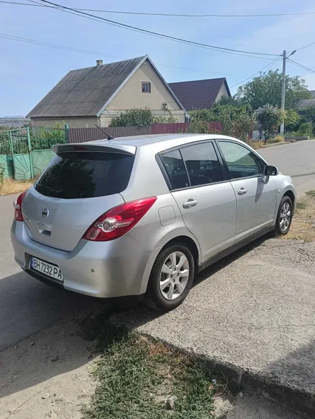 Nissan Tiida 2009 - 8