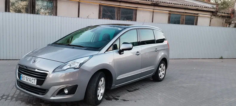 Peugeot 5008 2015