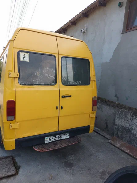 Mercedes-Benz 310D 1995