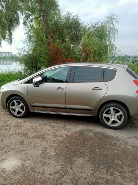 Peugeot 3008 2012