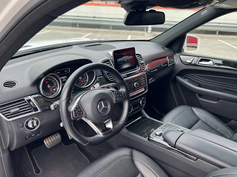 Mercedes-Benz GLE 2016 - 33