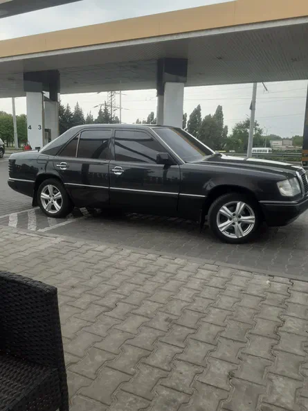 Mercedes-Benz E-Класс 1992
