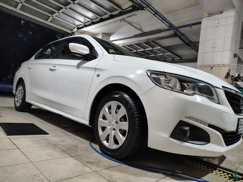 Peugeot 301 2017 - 8