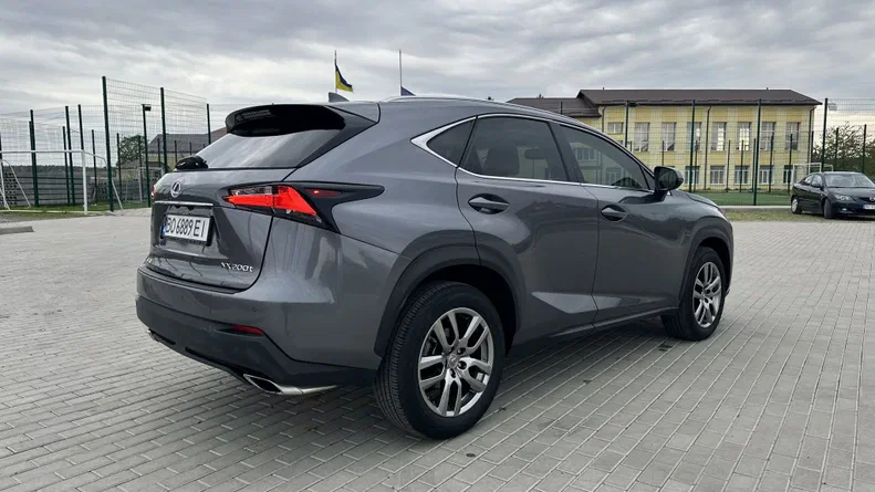 Lexus NX 2016 - 17