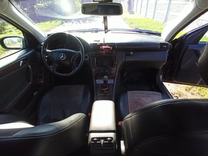 Mercedes-Benz C-Клас 2001 - 6