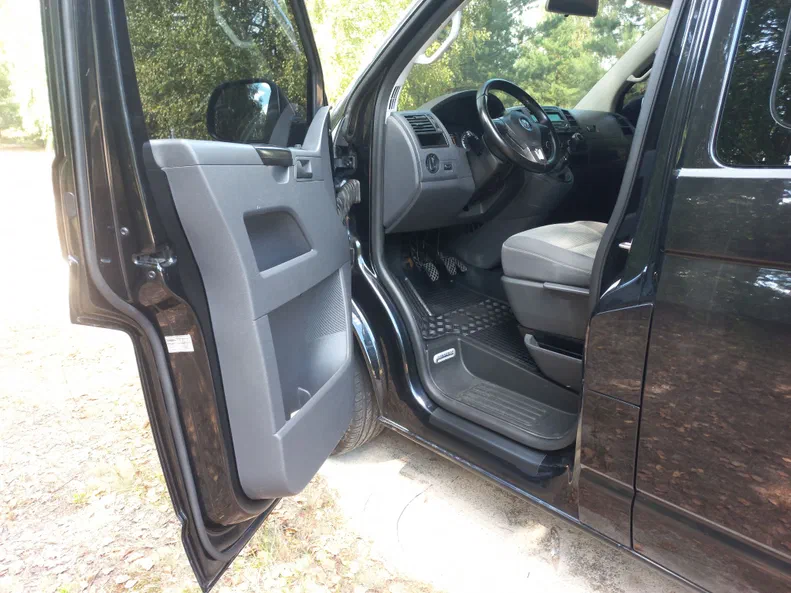 Volkswagen Caravelle 2010 - 16