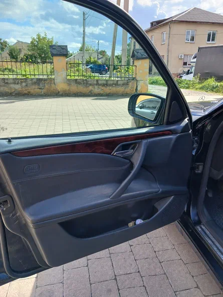 Mercedes-Benz E-Клас 2000 - 16