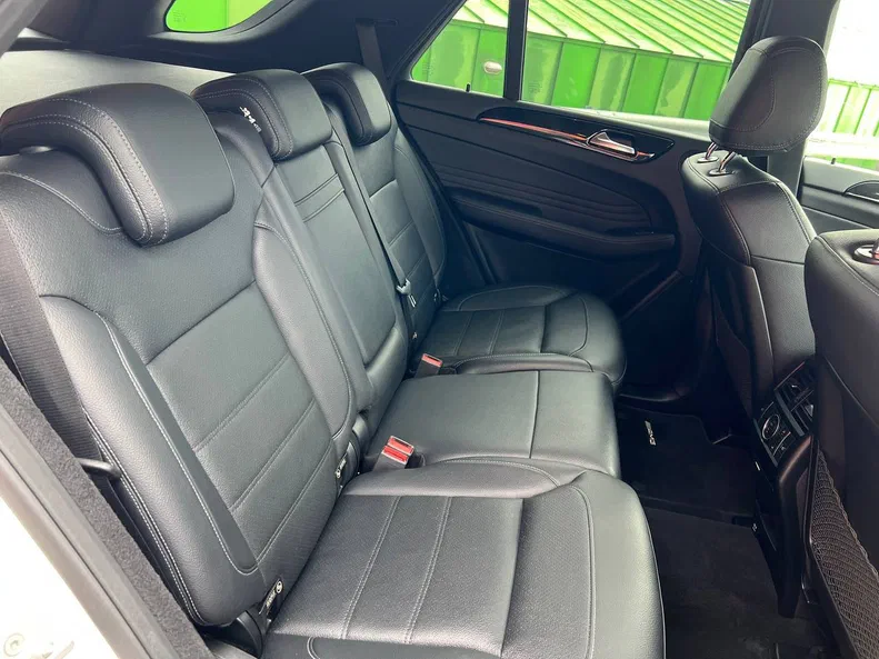 Mercedes-Benz GLE 2016 - 24