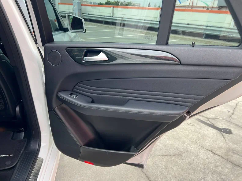 Mercedes-Benz GLE 2016 - 22