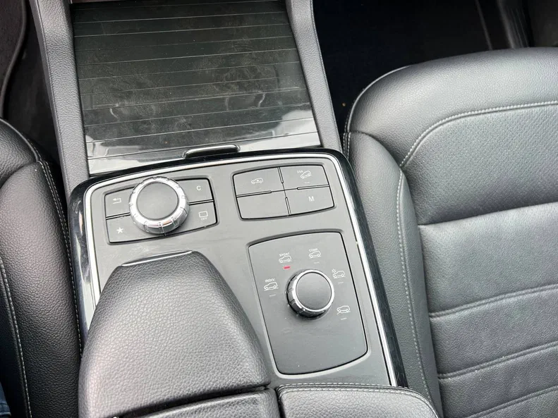 Mercedes-Benz GLE 2016 - 40