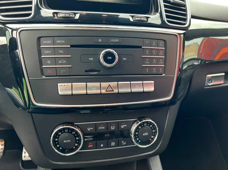 Mercedes-Benz GLE 2016 - 39