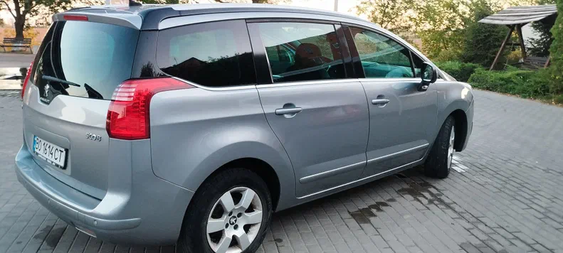 Peugeot 5008 2015 - 16