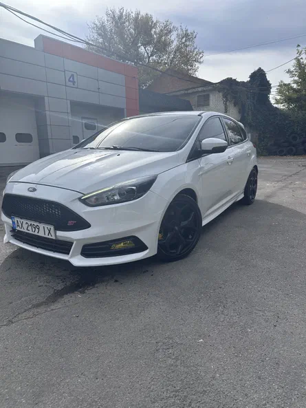 Ford Focus ST 2016 - 10