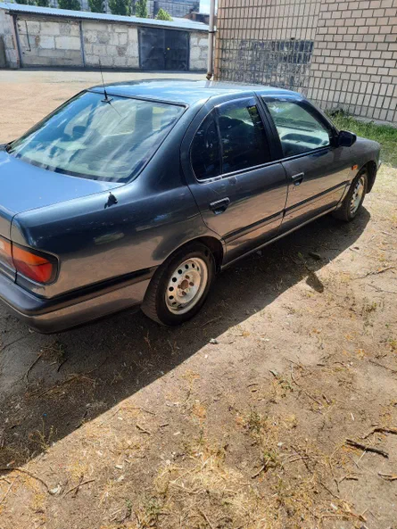 Nissan Primera 1993