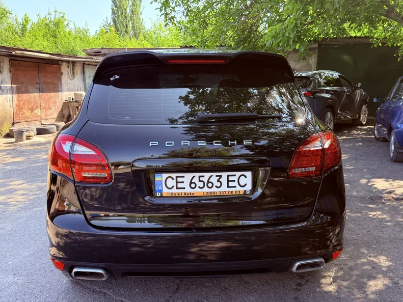 Porsche Cayenne 2012 - 24