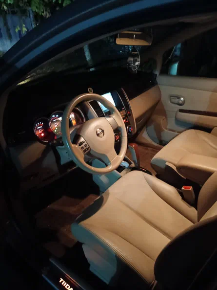 Nissan Tiida 2009 - 5