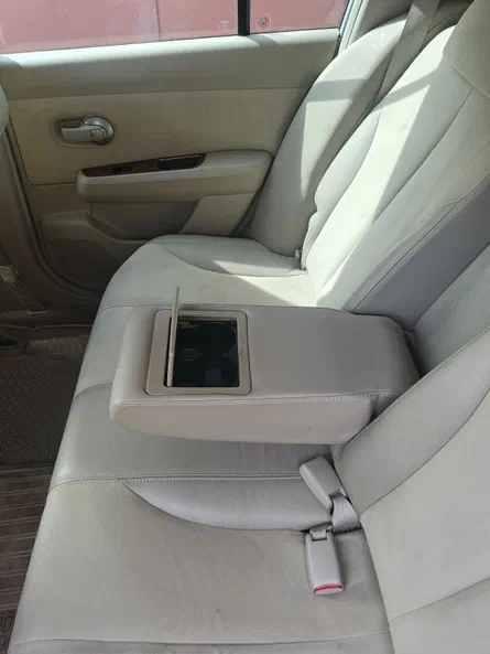 Nissan Tiida 2009 - 6