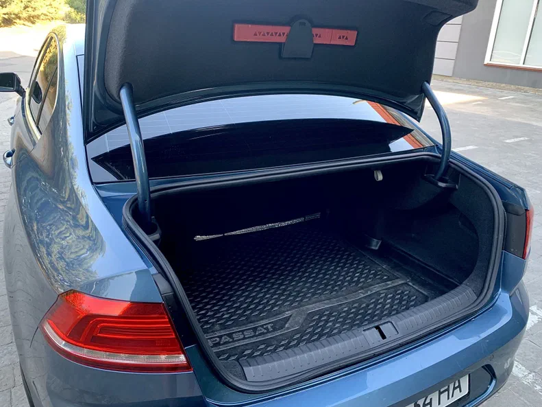 Volkswagen Passat 2018 - 12