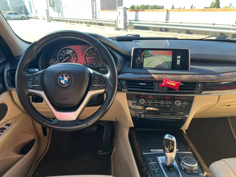 BMW X5 2015 - 17