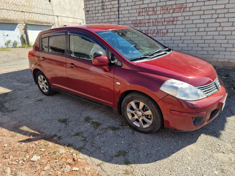 Nissan Tiida 2008
