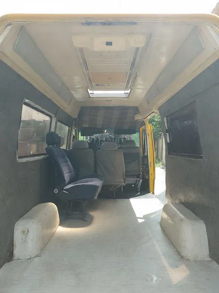 Mercedes-Benz 310D 1995