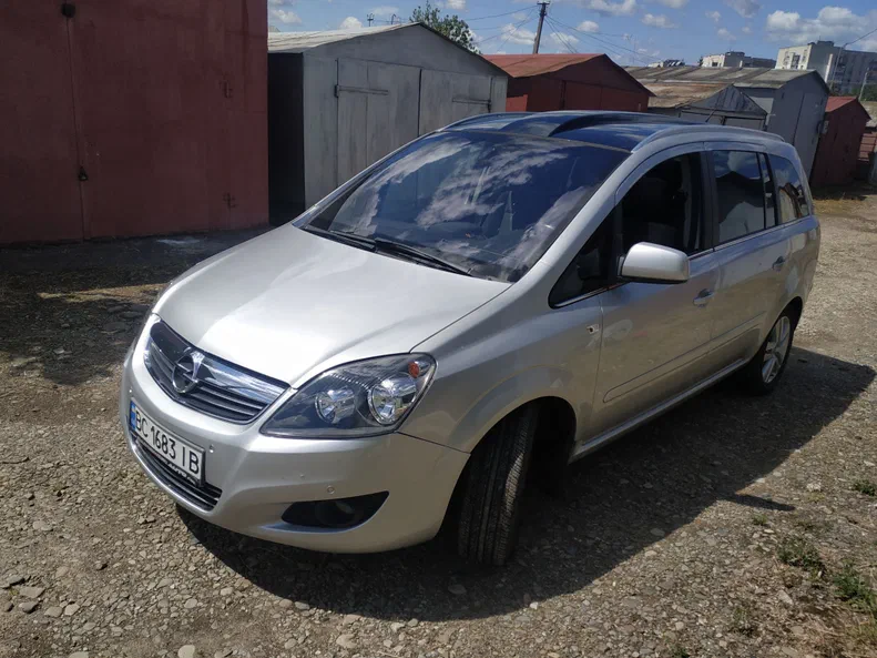Opel Zafira 2011 - 15