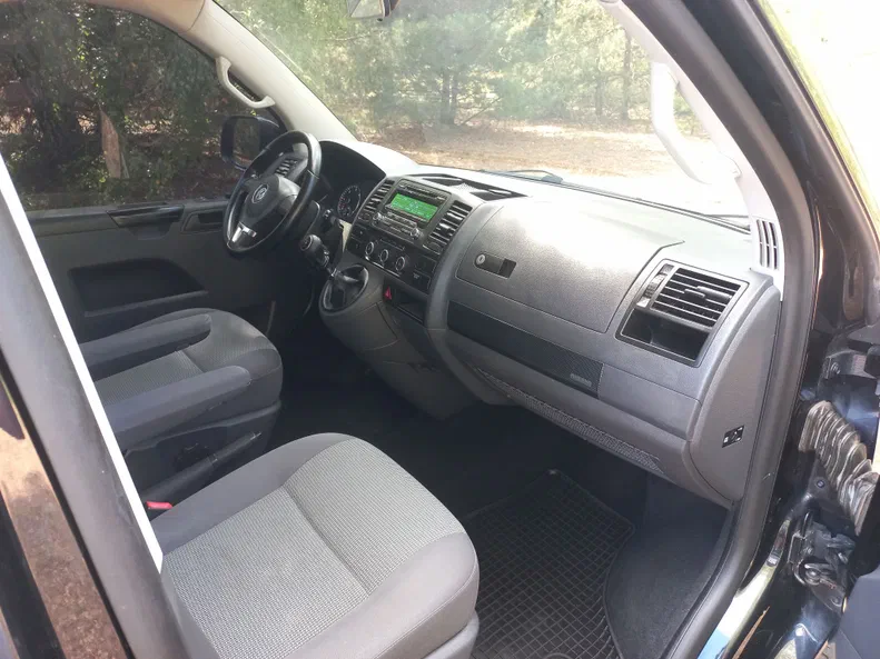 Volkswagen Caravelle 2010 - 10