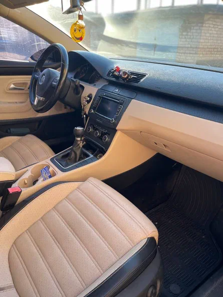 Volkswagen Passat CC 2011 - 6